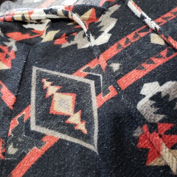 Aztec Crop - Picture 2 of 2